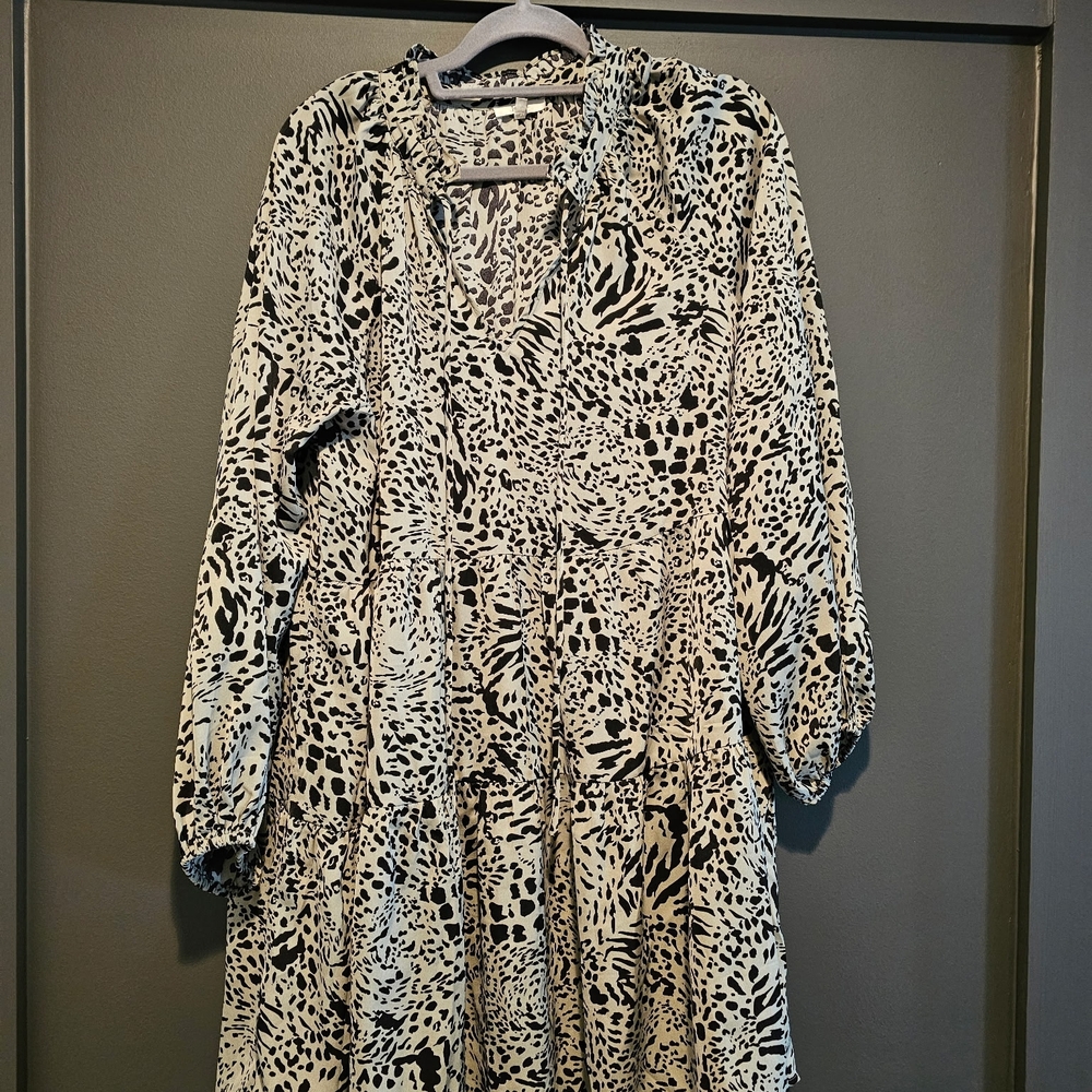 JODIFL Monochrome Animal Print Long Sleeve Dress